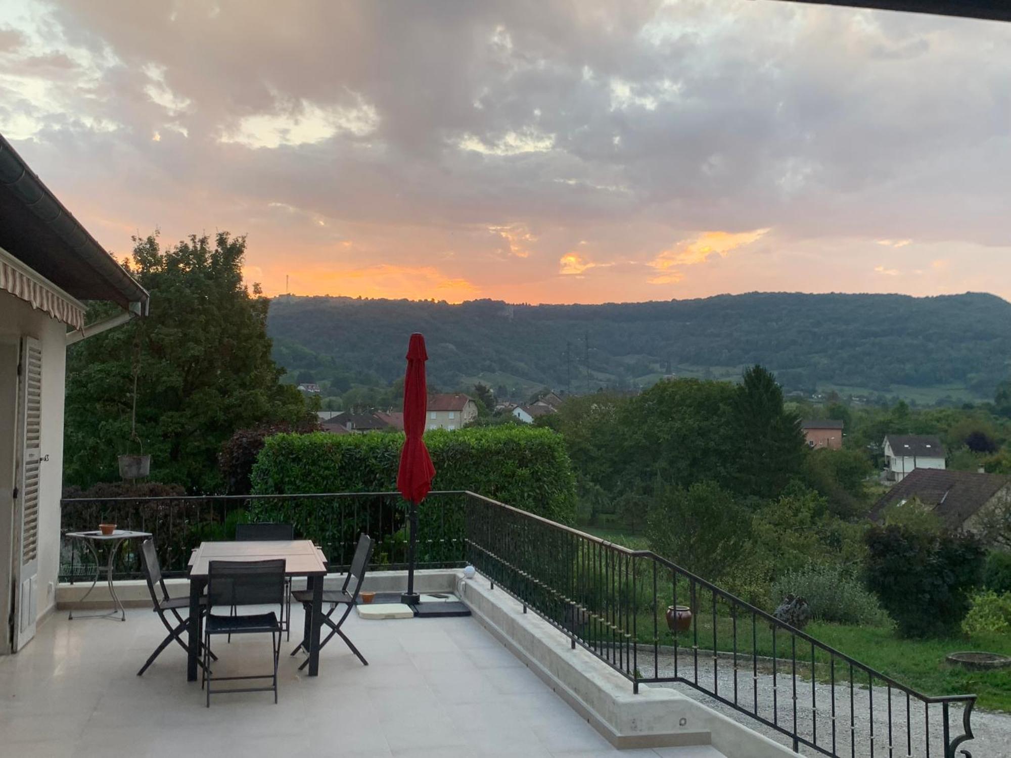 Bed and Breakfast Longue Vue En Arbois Exterior foto
