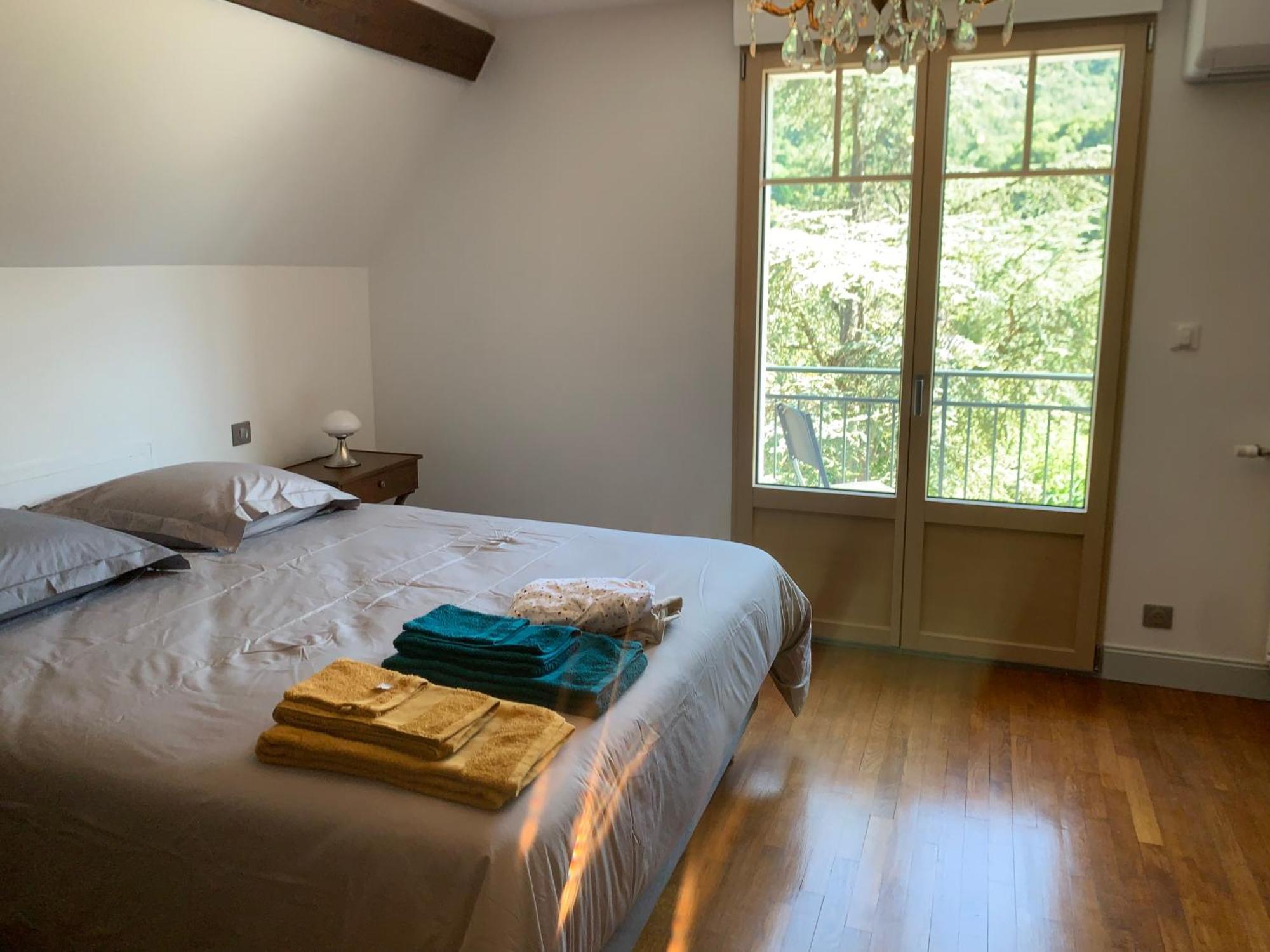 Bed and Breakfast Longue Vue En Arbois Exterior foto
