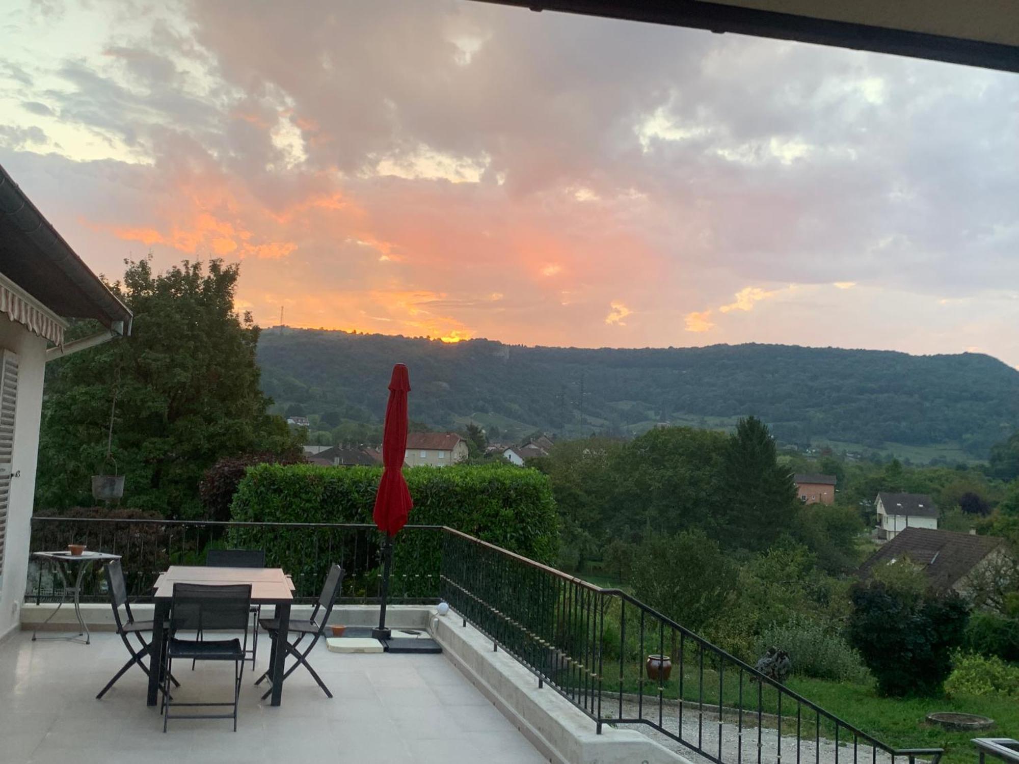 Bed and Breakfast Longue Vue En Arbois Exterior foto