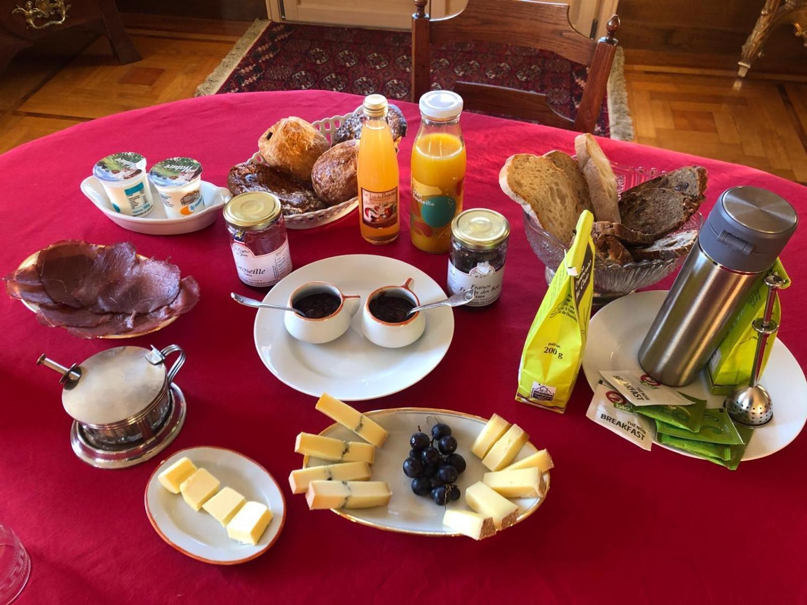 Bed and Breakfast Longue Vue En Arbois Exterior foto