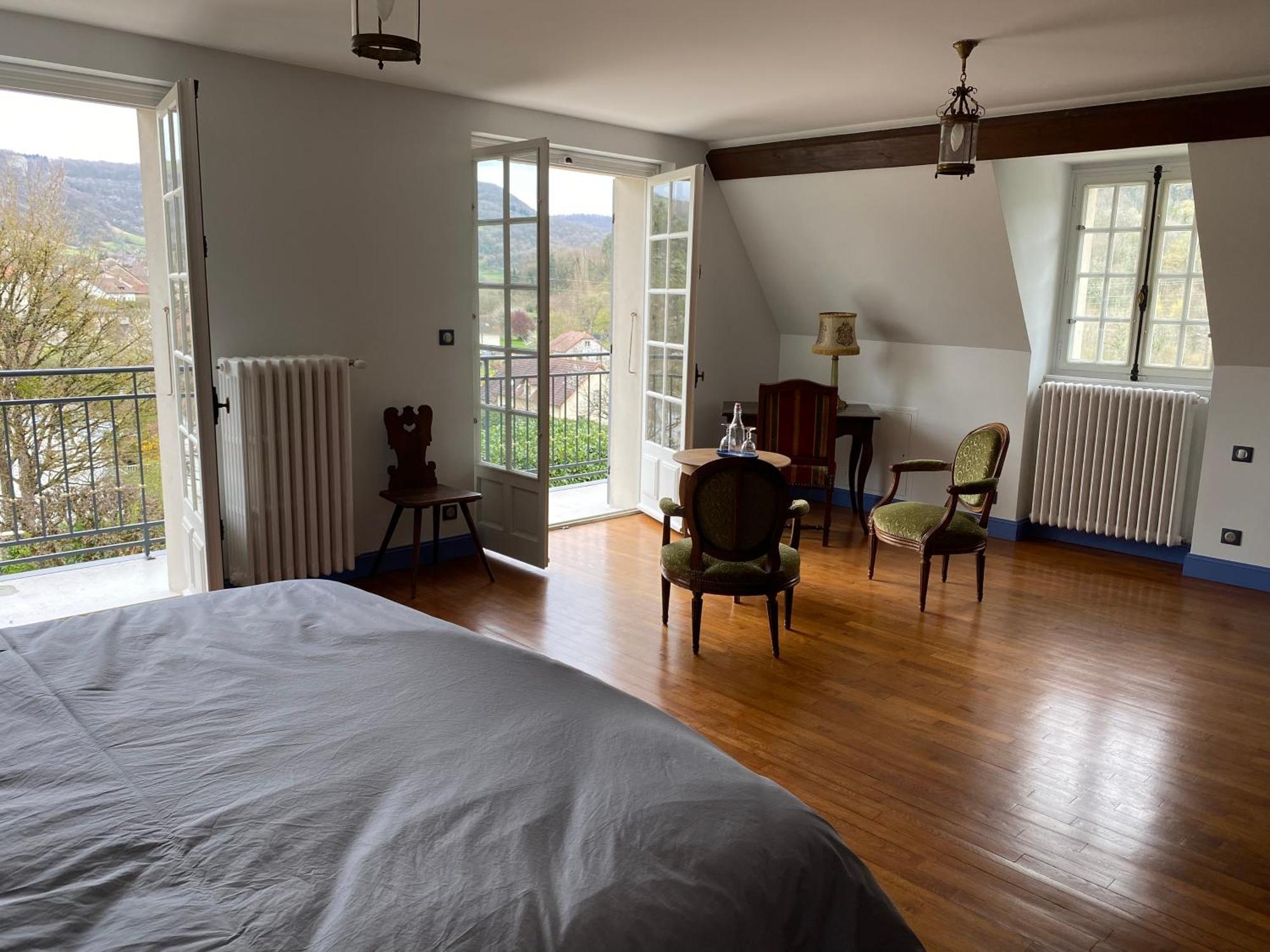 Bed and Breakfast Longue Vue En Arbois Exterior foto