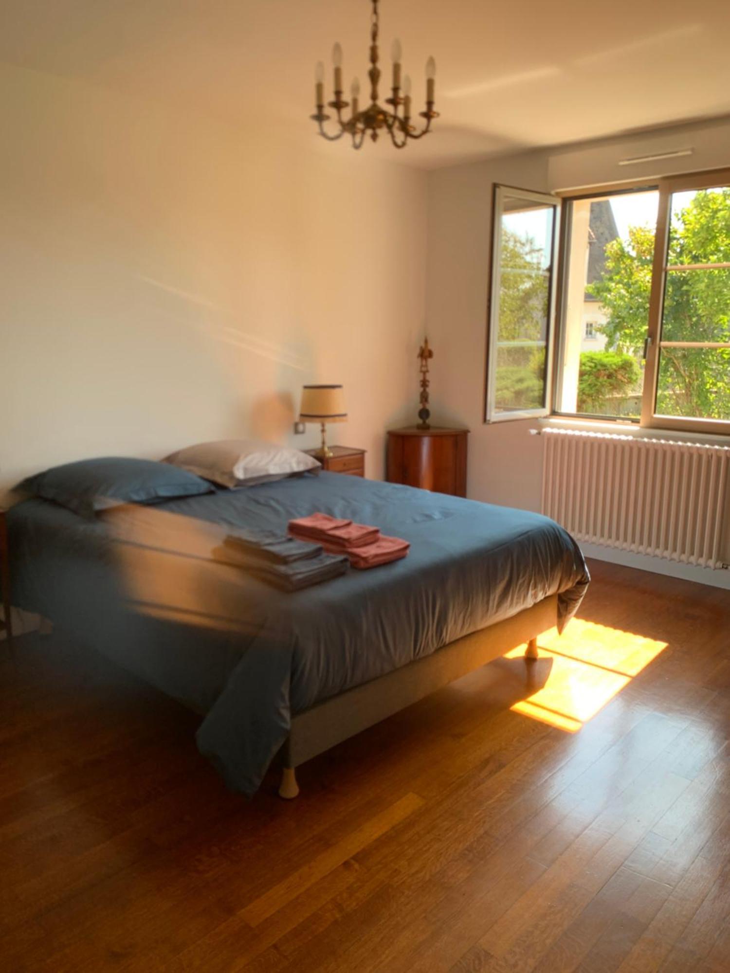 Bed and Breakfast Longue Vue En Arbois Exterior foto
